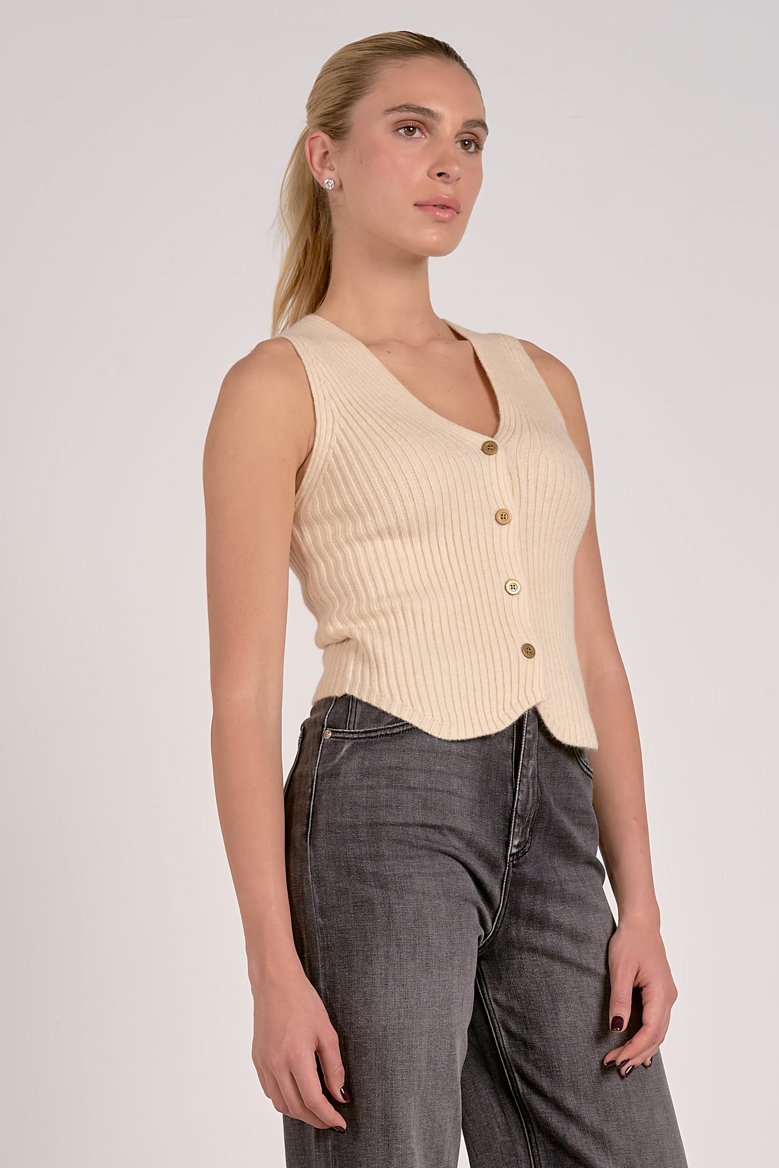 Bella Sweater Vest in Cream - Image 2