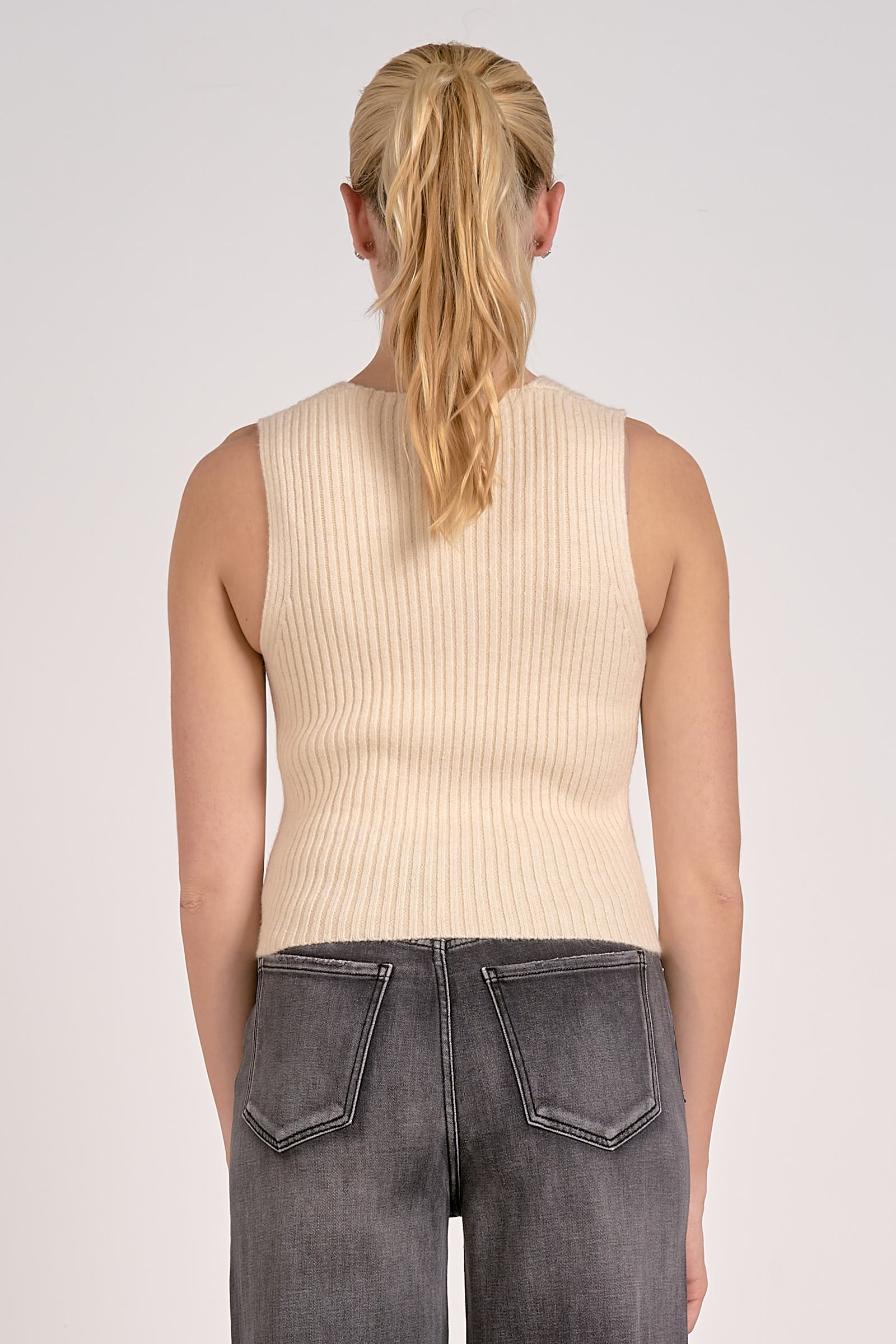Bella Sweater Vest in Cream - Image 4