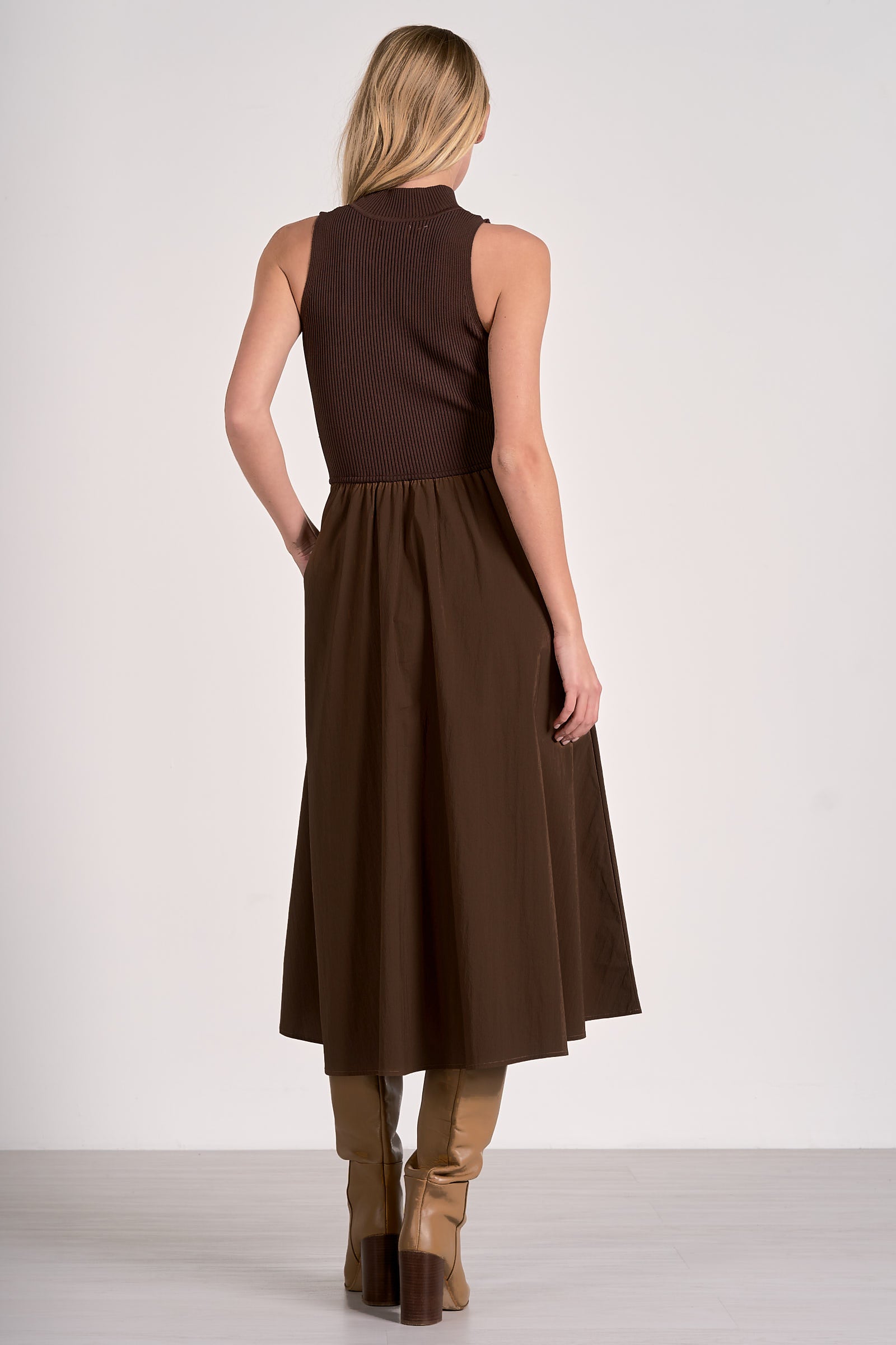 Elan Elsie Mixed Media Maxi Dress in Cocoa - Image 4