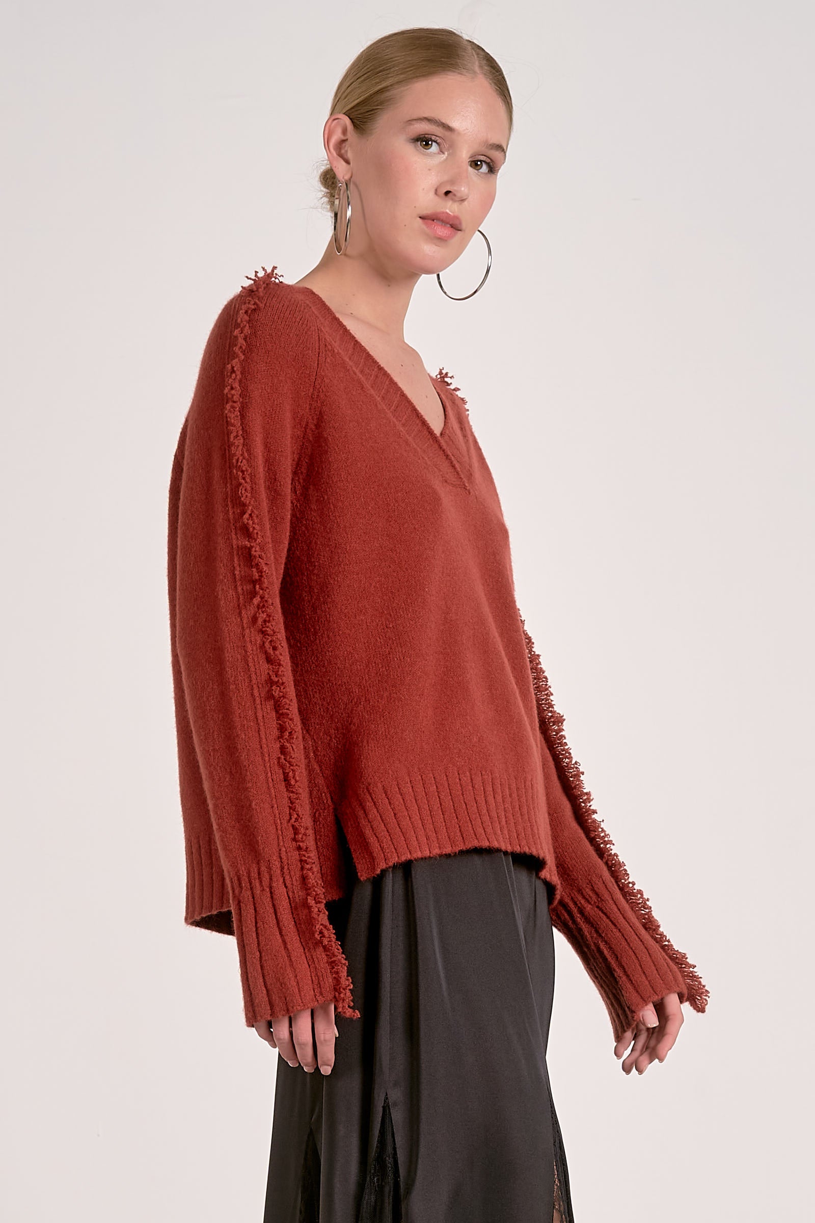 Elan Fray V-Neck Sweater in Rust - Image 4