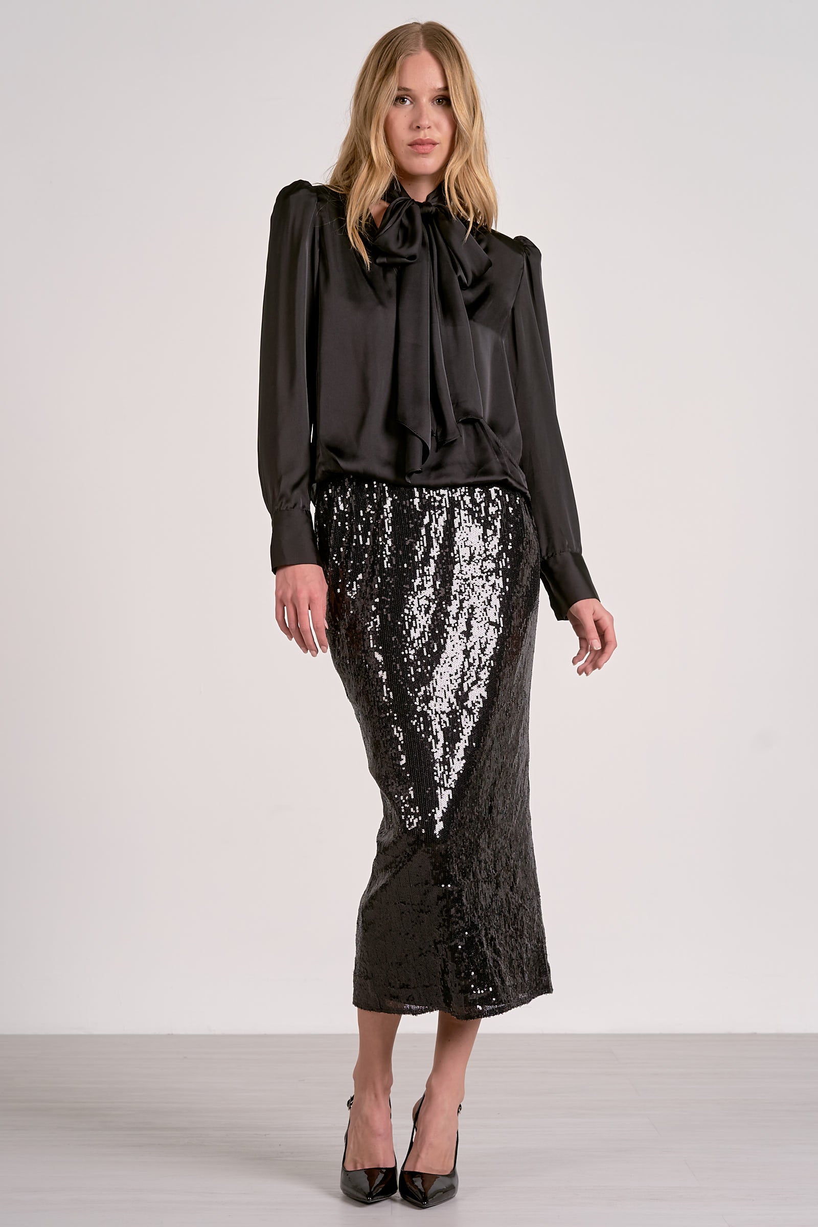 Elan Long Sleeve V-Neck Scarf Top - Image 5