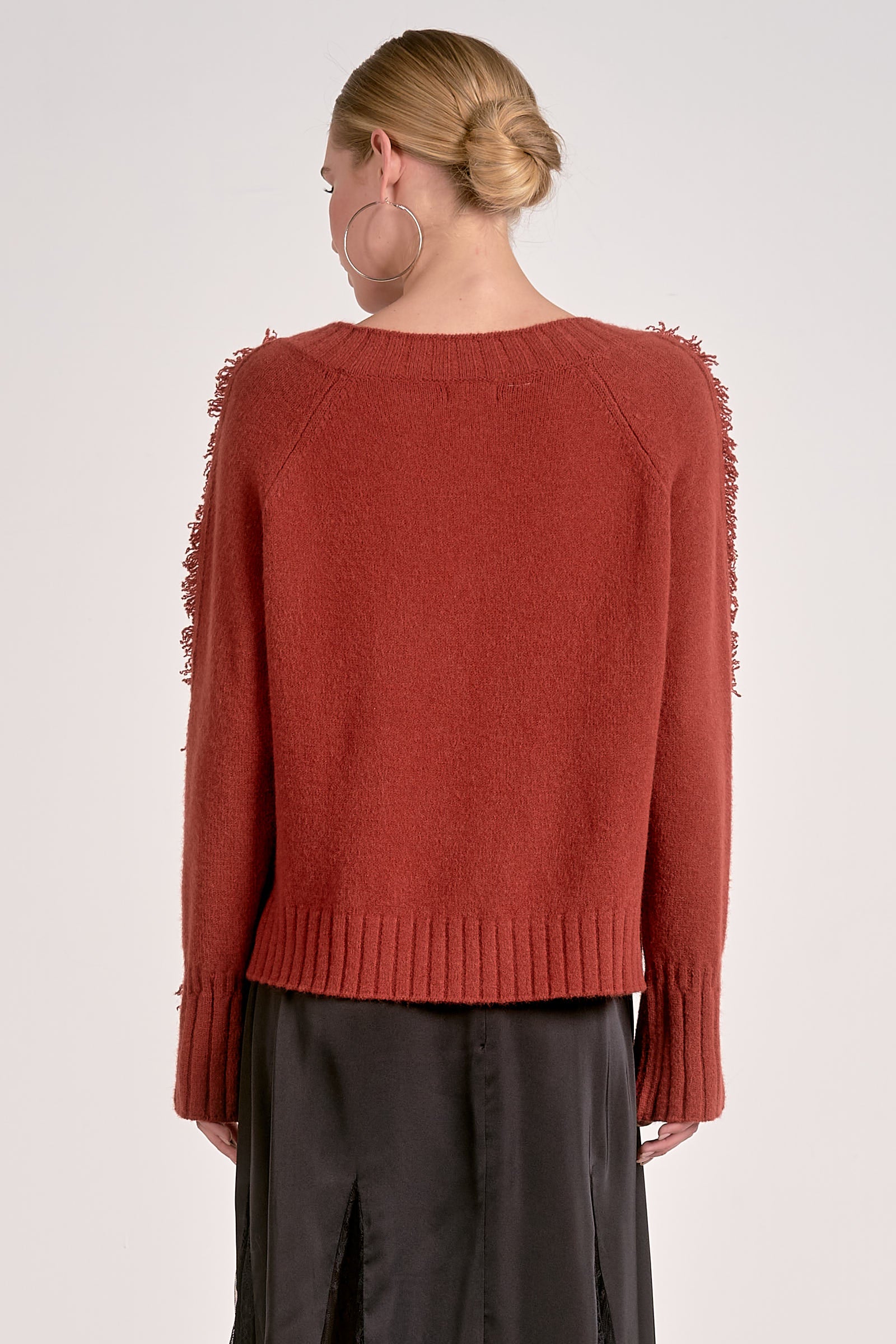 Elan Fray V-Neck Sweater in Rust - Image 6