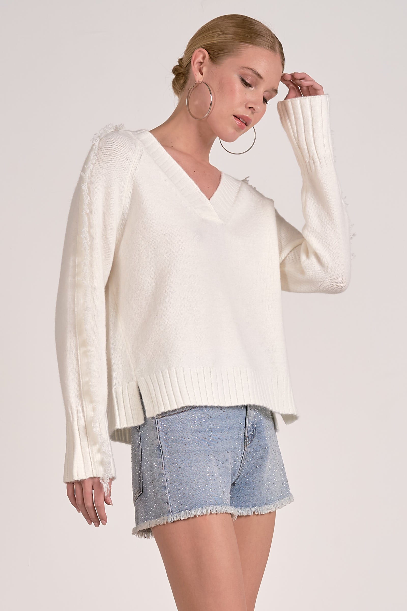 Elan Fray V-Neck Sweater in White - Image 5