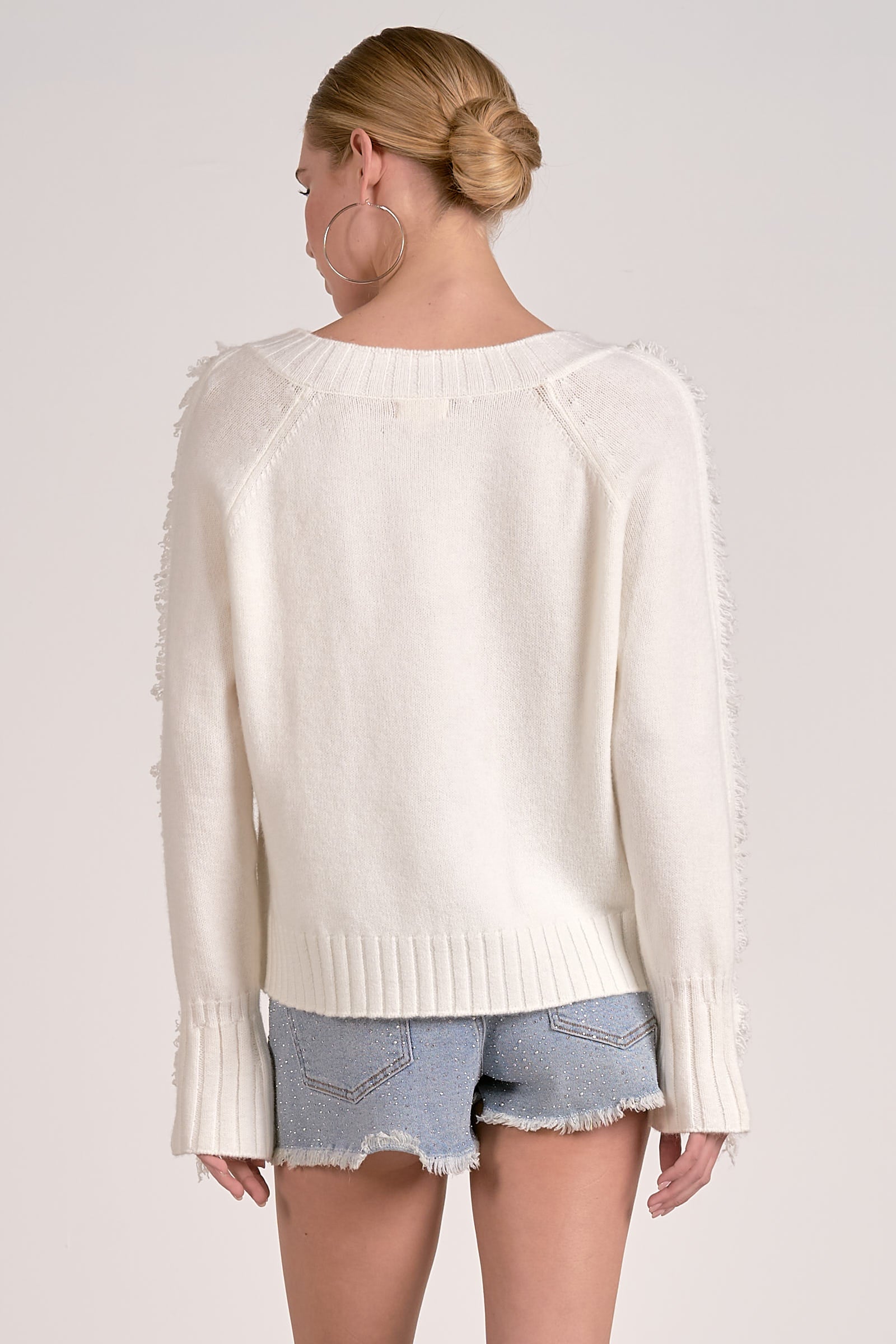 Elan Fray V-Neck Sweater in White - Image 4