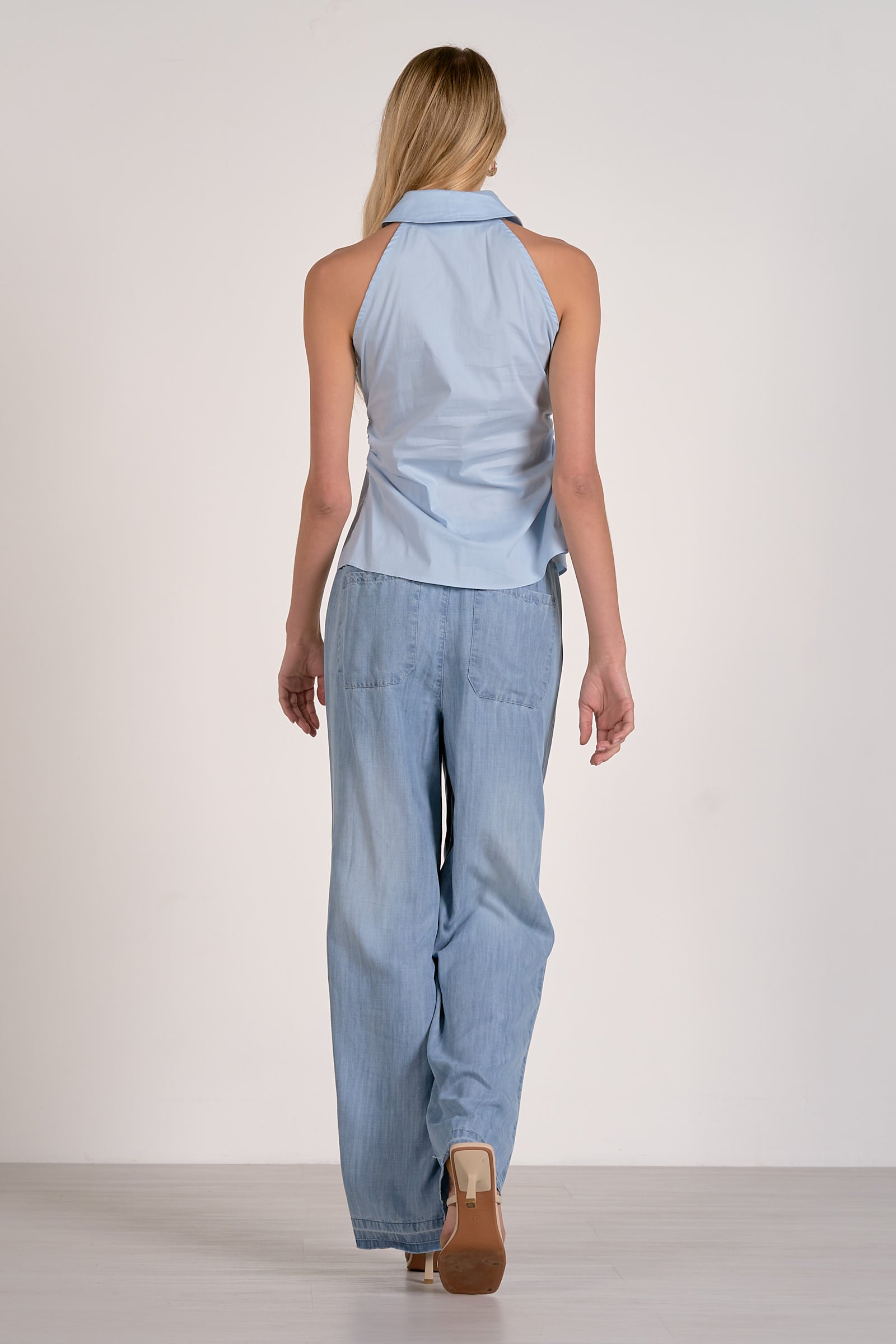 Elan Sleeveless Button Down Top - Image 5