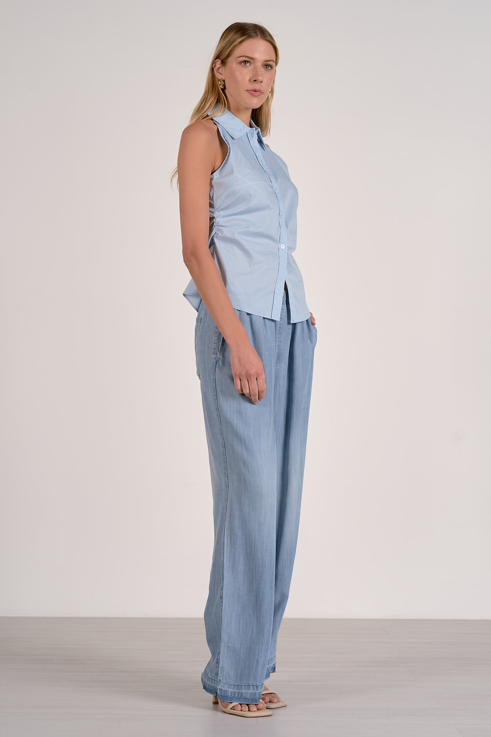 Elan Sleeveless Button Down Top - Image 4